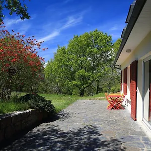 Aux Arbres Chanteurs Bed & Breakfast